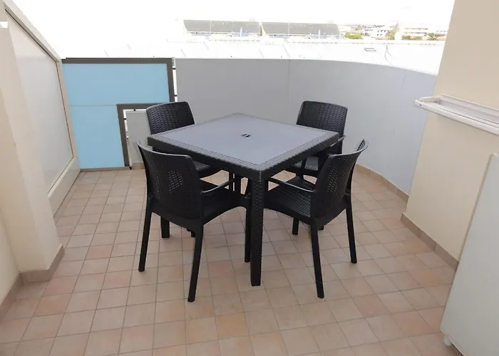 With Pool And Solarium Access Apartman *
